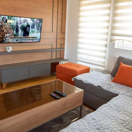 Lux 2 Apartment *
